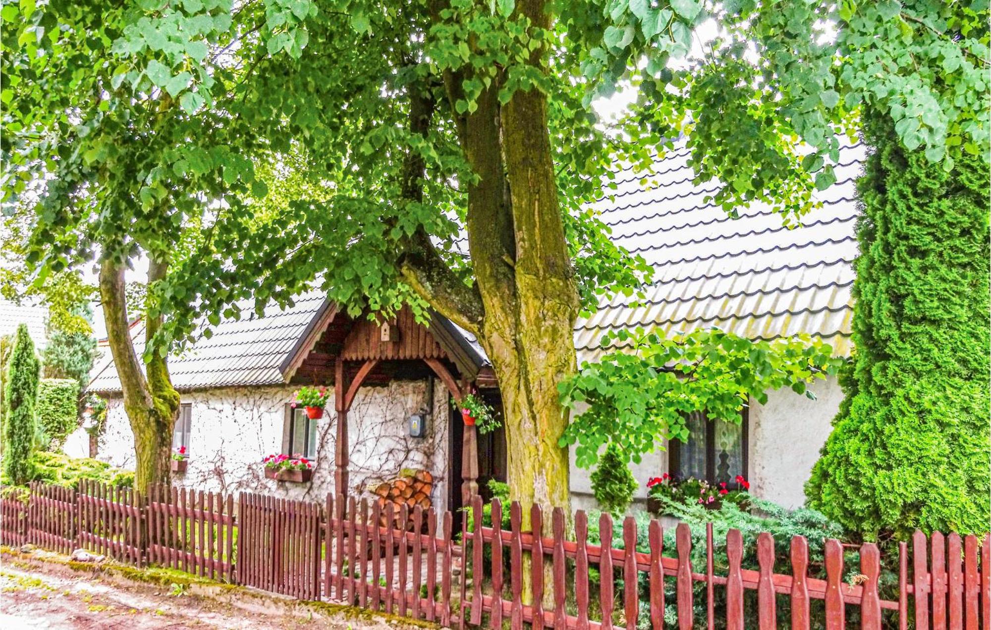 Awesome Home In Pleszew With Wifi Zawidowice Exterior photo
